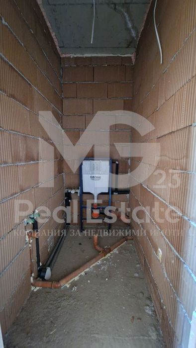 Двуетажна къща с ТРИ СПАЛНИ, завършена до ключ в Марково!