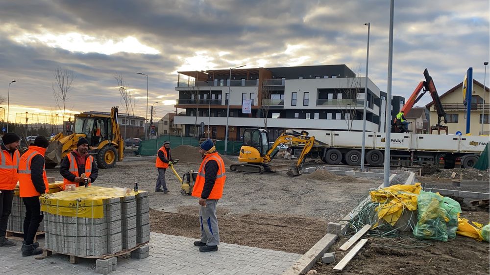 Constructii Drum , Trotuar , Parcari cu Asflat si Pavaje