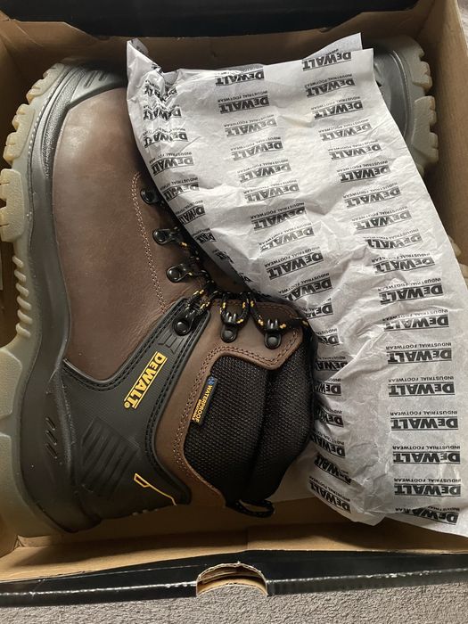 DeWALT работни обувки чисто нови