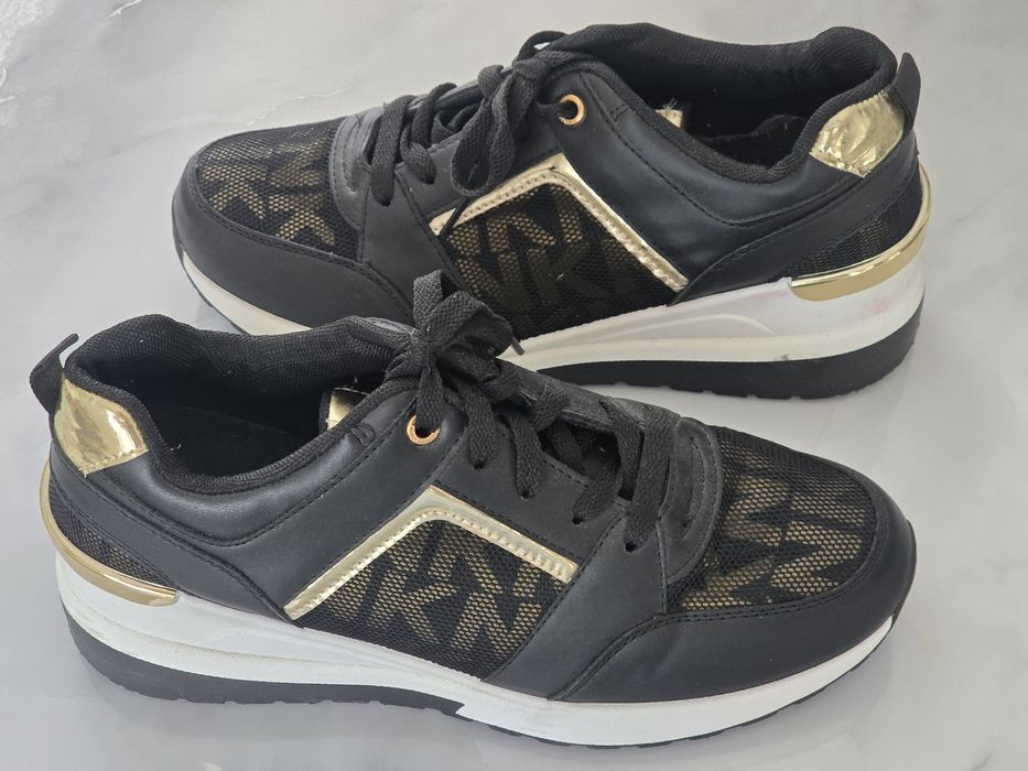 Обувки  черно и златно