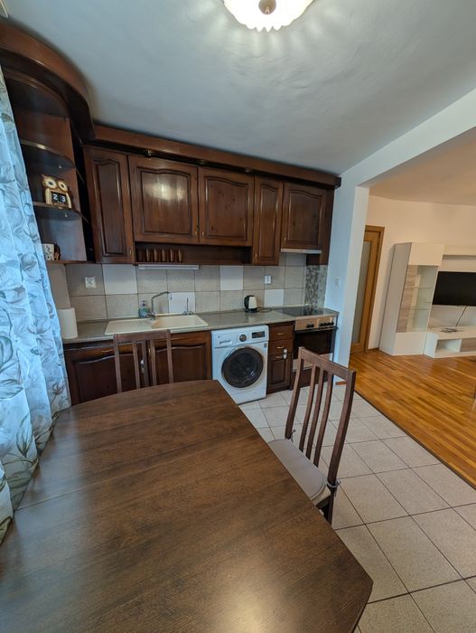 Дава се под наем Тристаен апартамент в Пловдив, Младежки Хълм - 65 кв.м за 459 € - Снимка #1