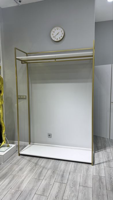 Продам ресепшн-касса, стеллажи