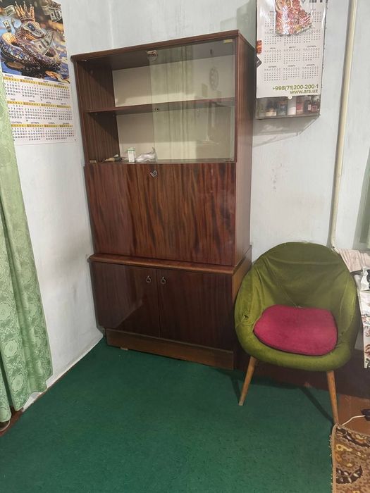 Продаётся  сервант  в хорошо  состоянии