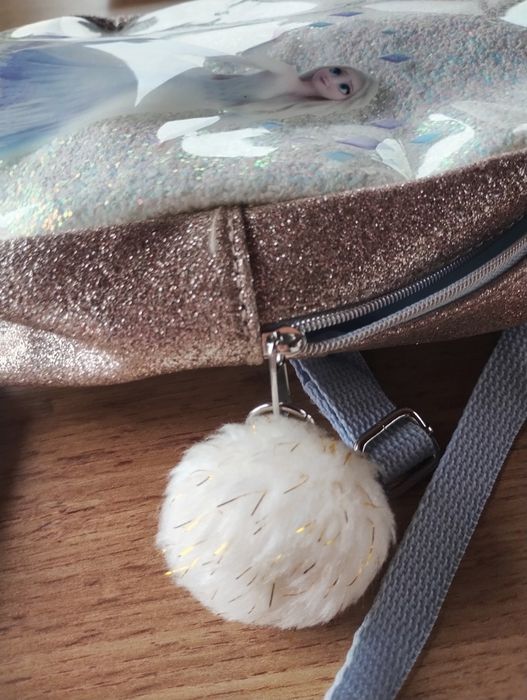 Продавам малка раница за дете с Елза от Замръзналото кралство