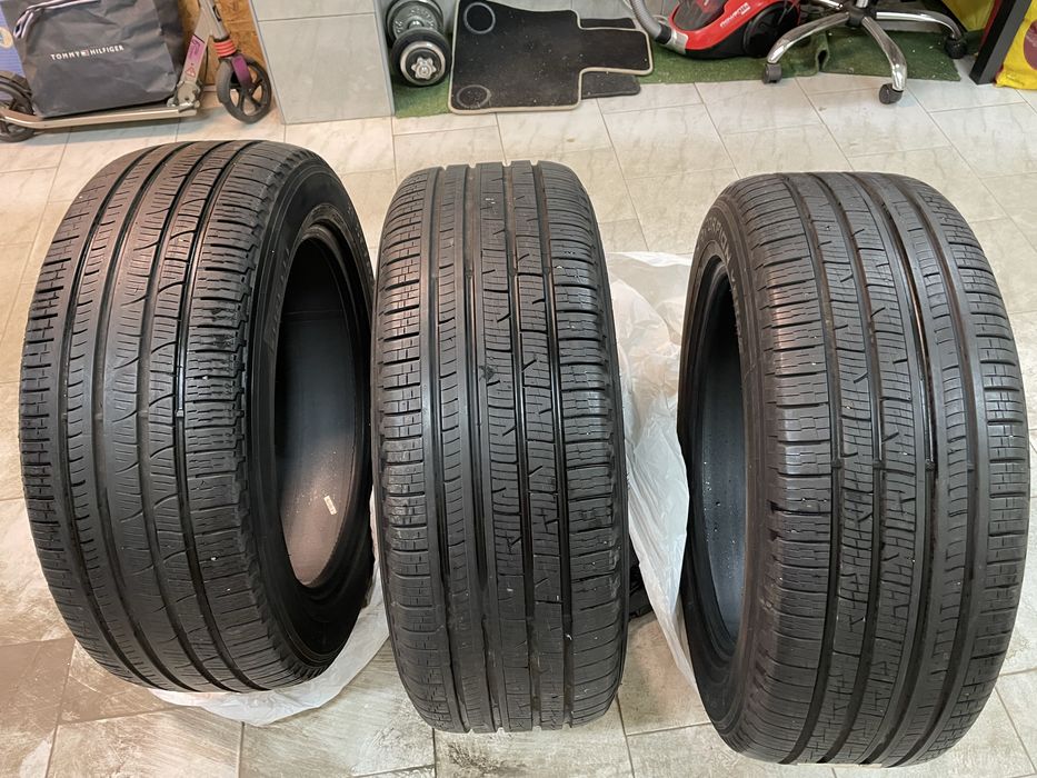 Гуми Pirelli, 255 55 20, 120 евро 3 броя