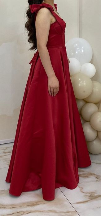 Вечернее платье в идеальном состоянии