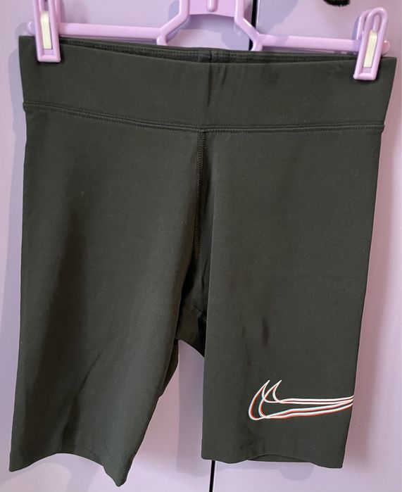 Къс клин Nike S