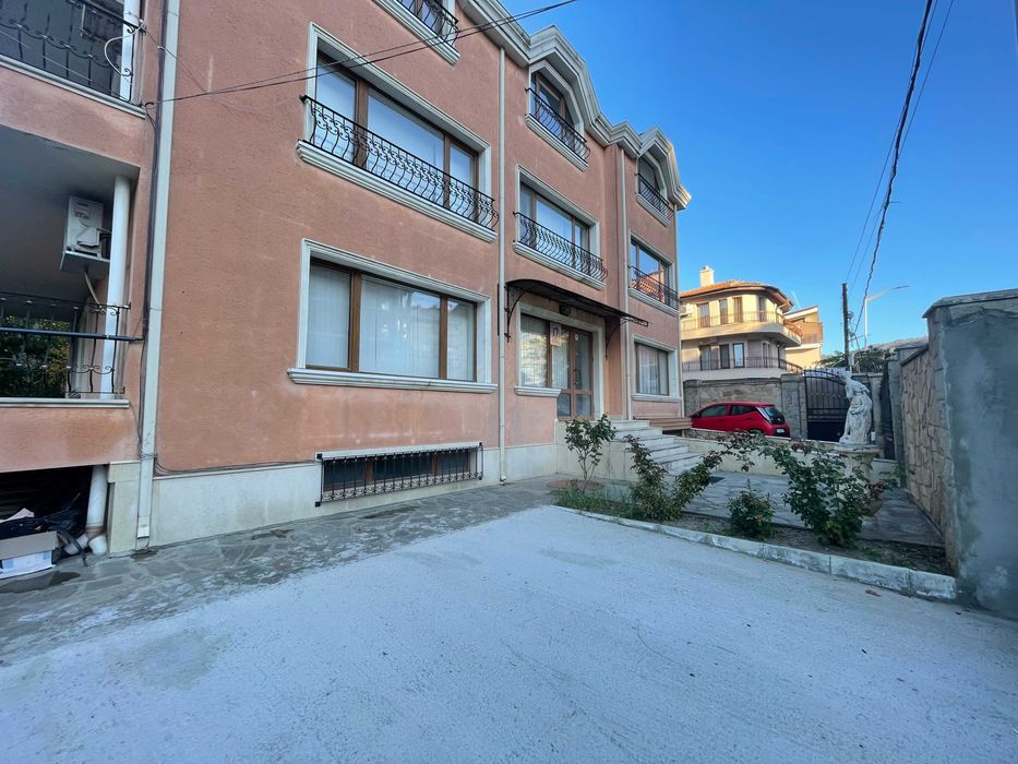 Дава се под наем Магазин в Варна, Левски - 140 кв.м за 612 € - Снимка #1