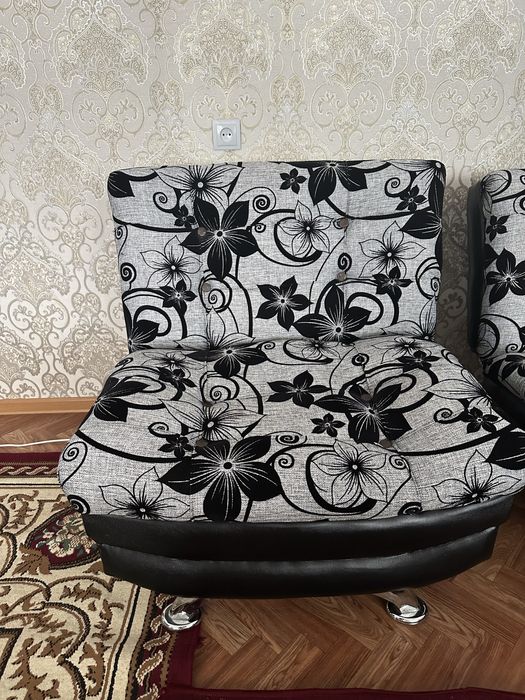 Креслы в отличном состояний