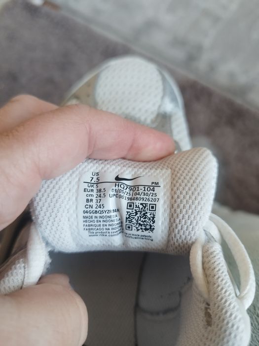 Оригинални дамски маратонки NikeNIKE