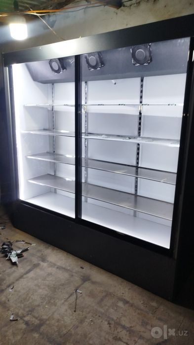 витрина холодильник vitrina