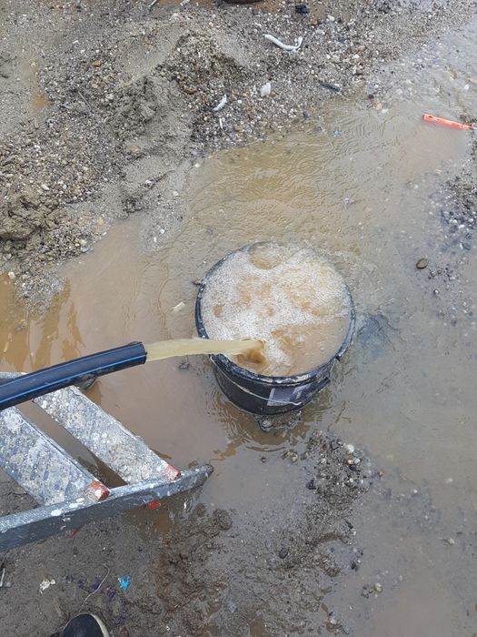 Executam Foraje puturi apa si curatari