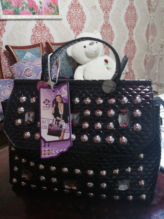 Женская черная сумка