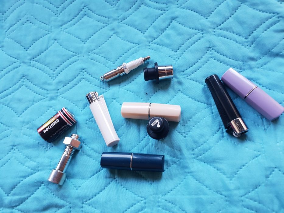 Bricheta gen cliper si masina ruj surub cu loc secret ascunzatoare