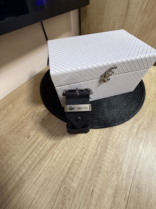 Мъжки колани Lacoste и Armani