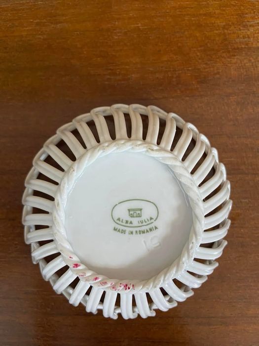 Cosulete din portelan fin impletit