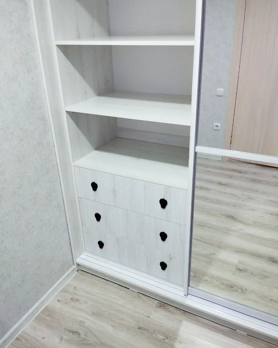 Шкаф купе почти новый