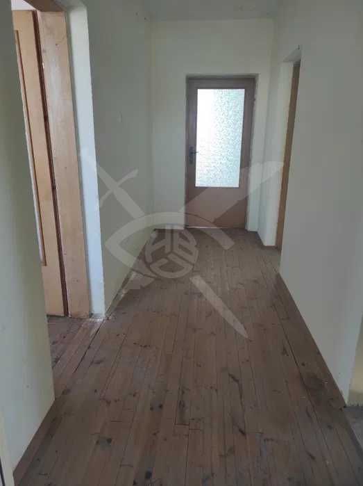 Дава се под наем Етаж от къща в София, Хладилника - 90 кв.м за 108524.94 € - Снимка #3