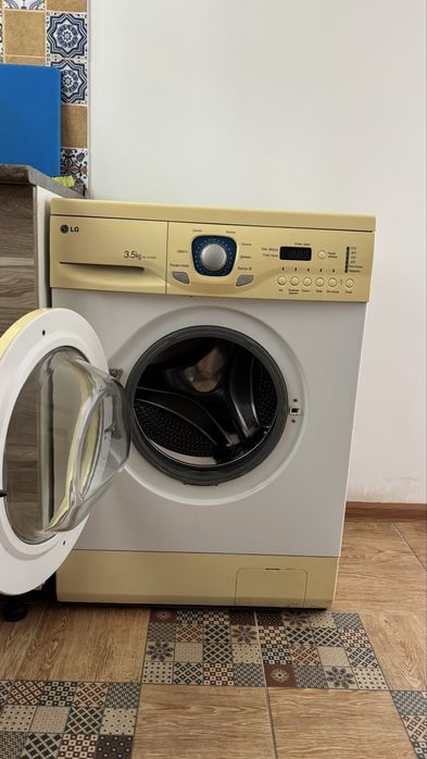 Продаю стиральную машину
