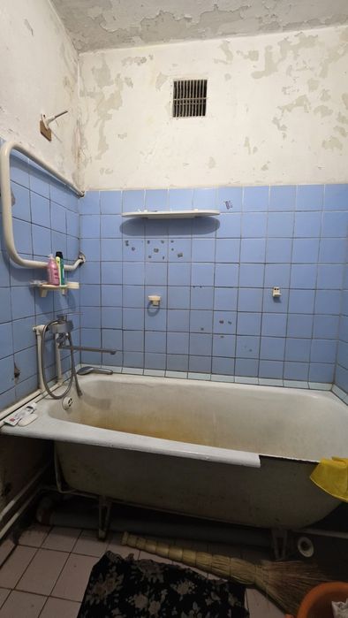 Srochne sotiladi Yunusobod 19 kv 1 xona