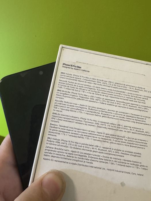 Telefon iPhone 15 Pro Max 512gb ca nou la cutie full box liber retea