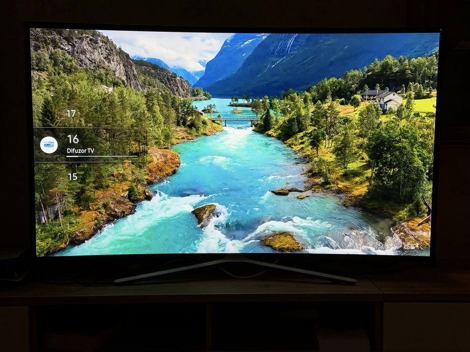 Samsung UE55M6320 Full HD 139cm curbat