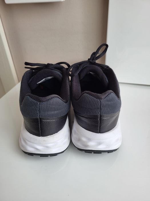 Дамски маратонки Nike 38.5 номер