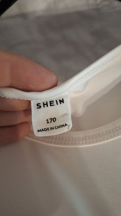 Продавам рокли H&M