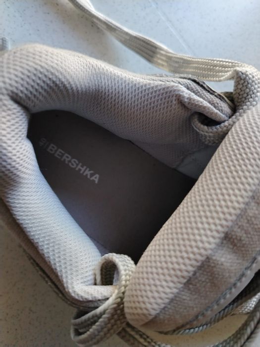 Adidași Bershka mărime 40