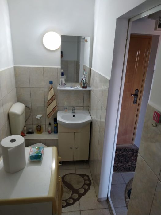 Închiriez garsonieră