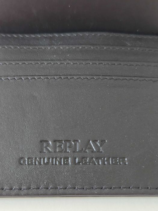 Портфейл, картелеро Replay
