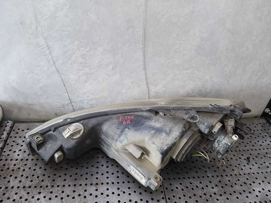 Far dreapta peugeot 206 2002 hatchback 9640559480