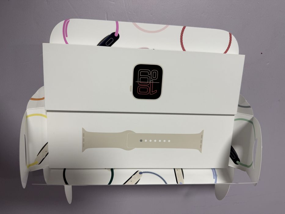 Apple Watch SE 3 Starlight 40 мм — новые