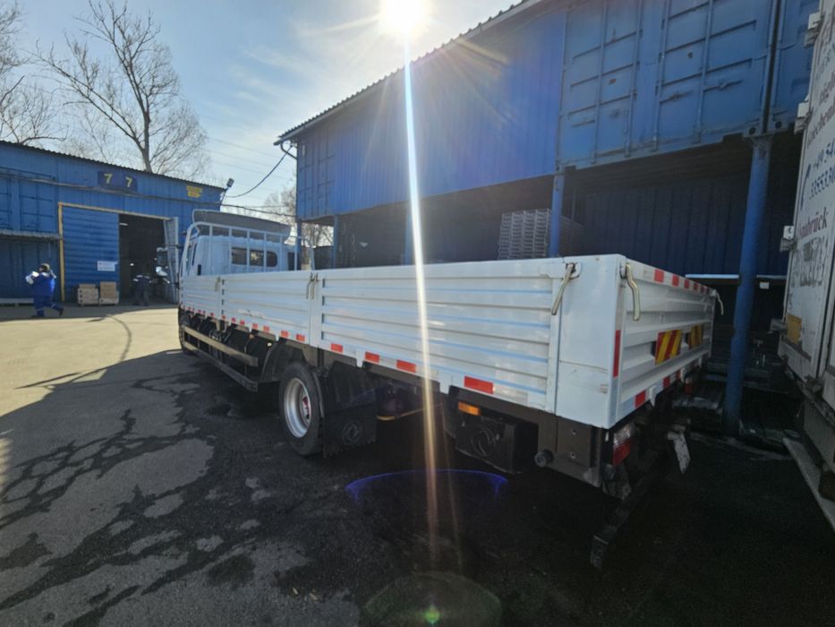 Продам кузов бортовой