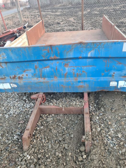 Bena basculabila iveco