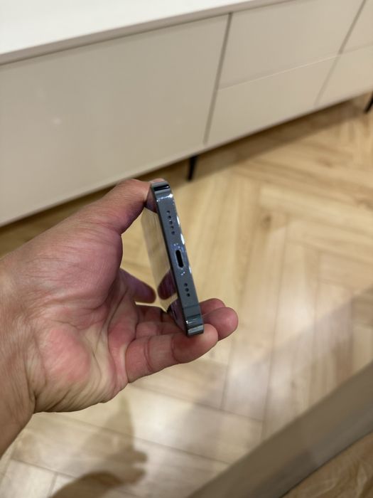 Продам Iphone 13 pro 128г с сим картой