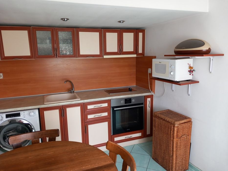 Къща с двор, 950 кв.м. в центъра на Исперих