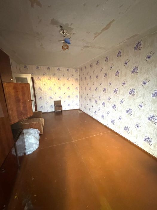 Срочно Продам 2ку - 8мкр!