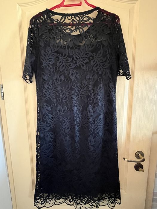 Елегантна дантелена официална рокля