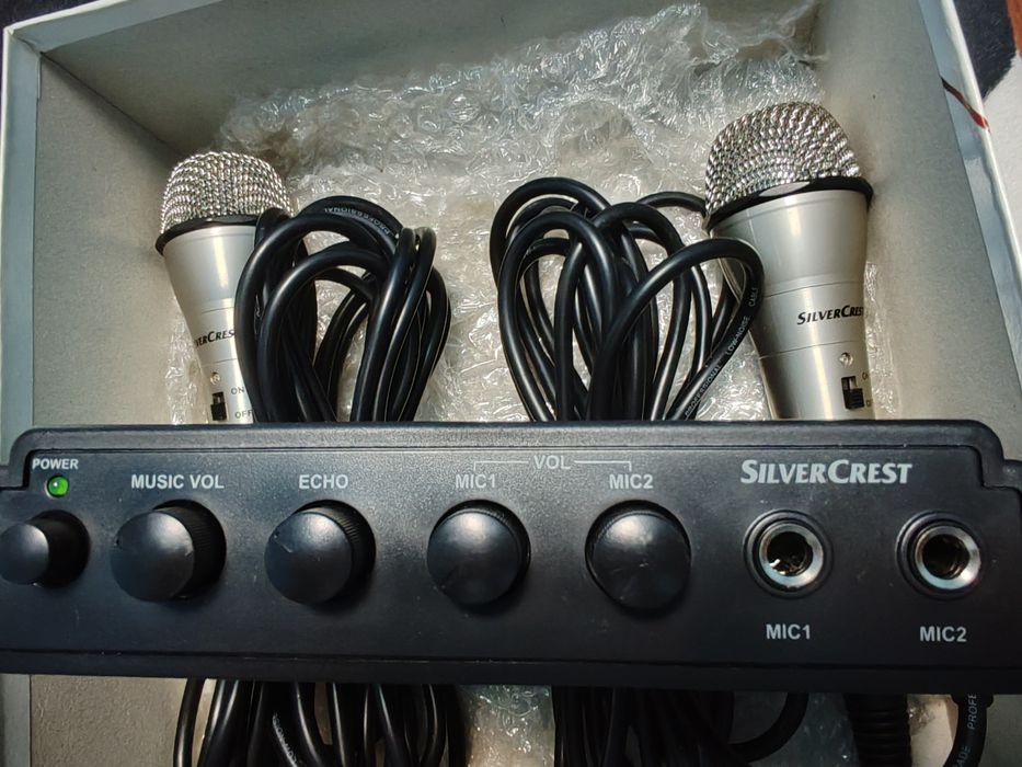 Mixer cu două microfoane