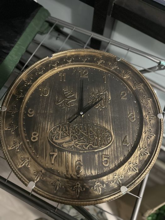 Часы настенные рабочие пластмассовые