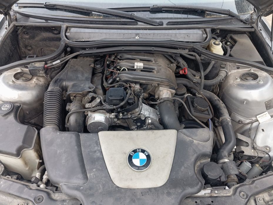 Продавам Е46 купе 320cd 150 фейслифт На части