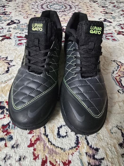 Продам кроссовки Nike