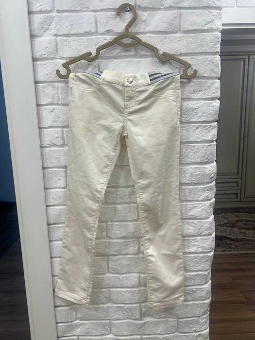 Детские белые джинсы sisley