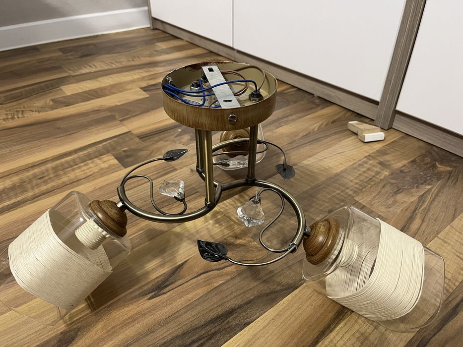 Продам люстры 3