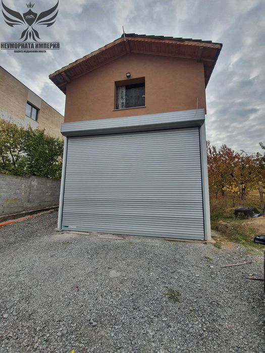 Под наем помещение склад 120кв и земя 1000кв в гр.Асеновград