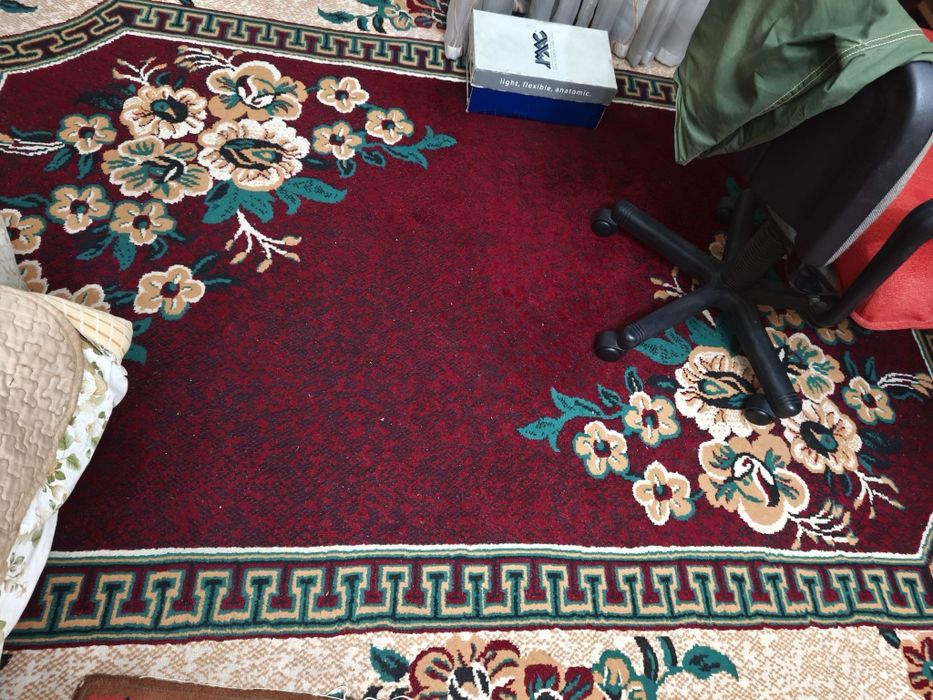 Ковры 2 х 3 отдам символично