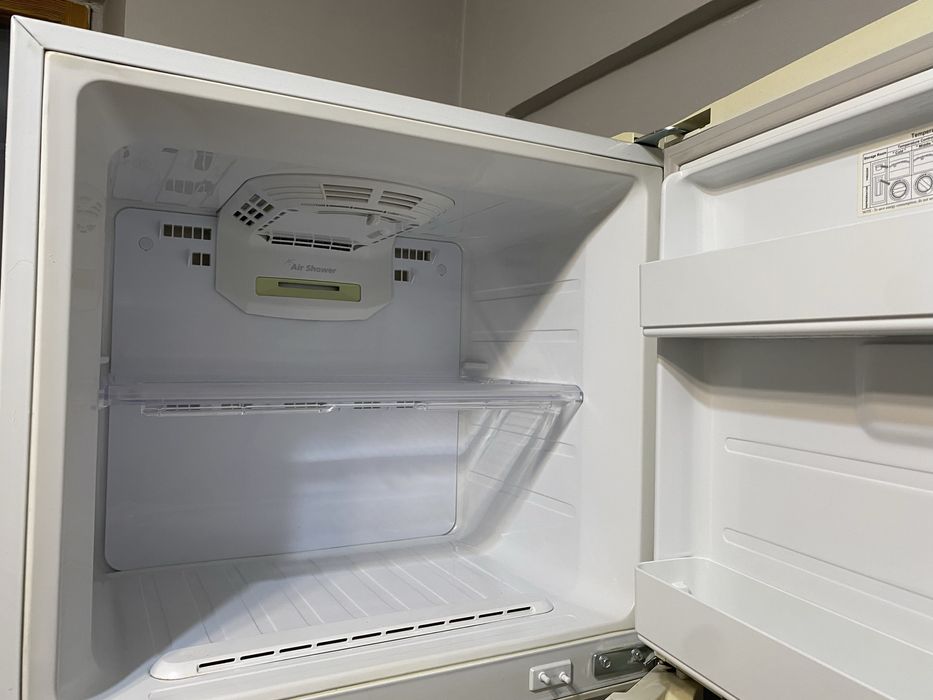 Холодильник Samsung