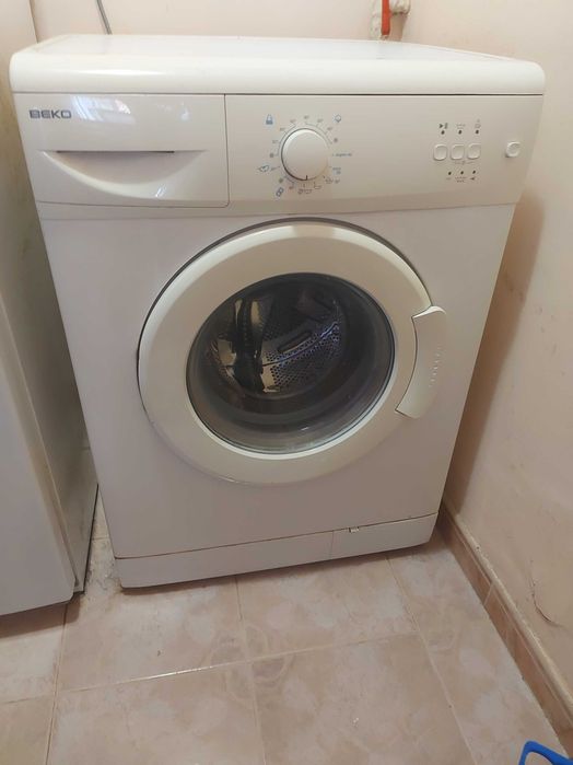 Продавам Пералня BEKO