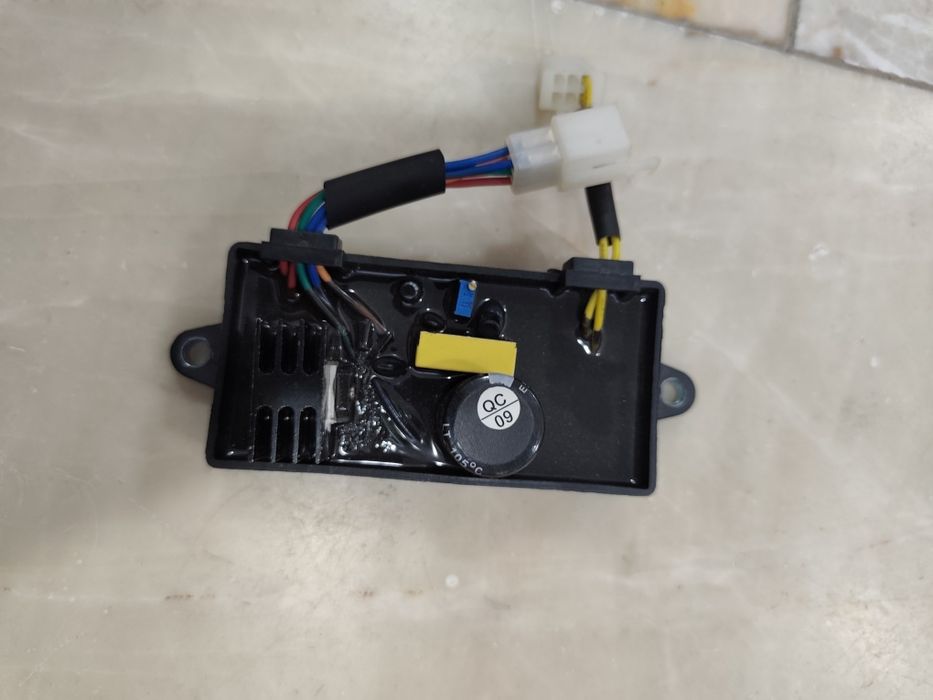 AVR для саковых дизелных генераторов новый .